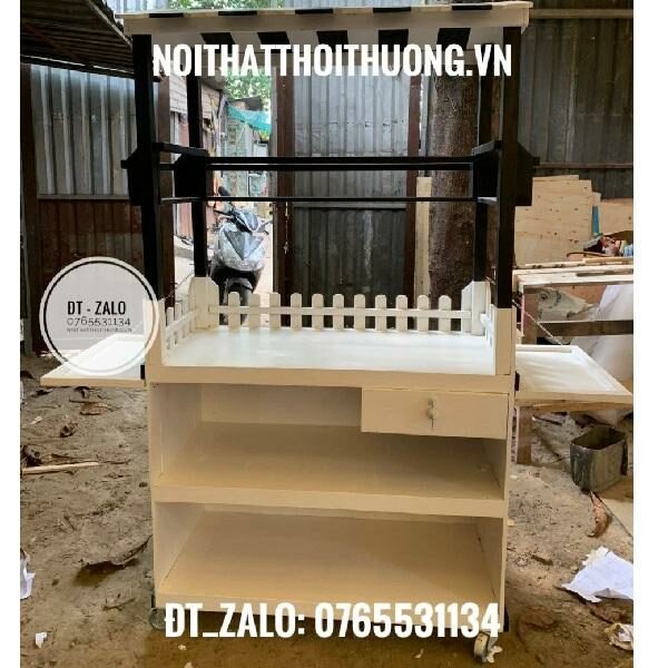 mẫu tủ bán sinh tố màu trắng