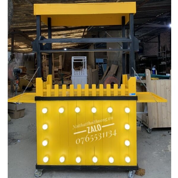 Xe bán sinh tố bằng gỗ tại HCM