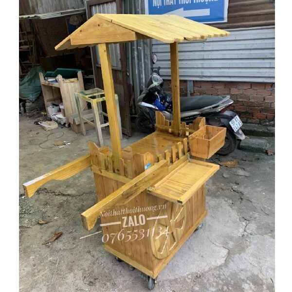 Xe đẩy bán nước ép trái cây tại Tân Bình, Tân Phú